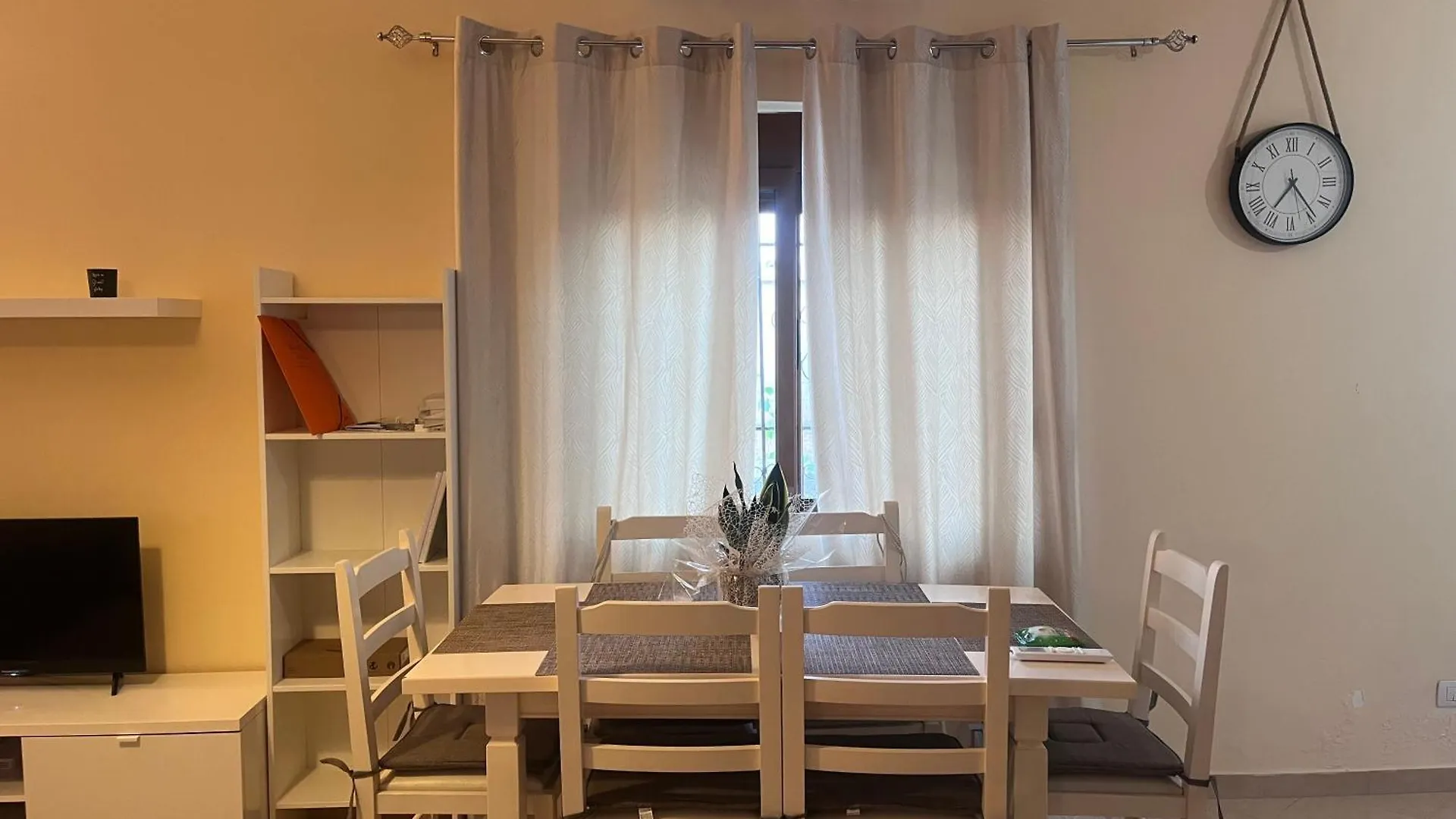 Andrews Place Gjashtë Arnavutluk